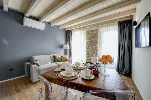 Il Vicolo Suite Apartments - Il Corso