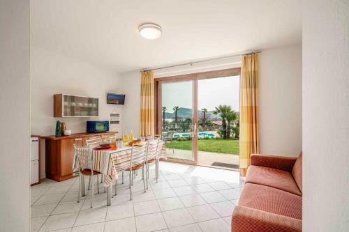 Apartments In Manerba Del Garda 22047