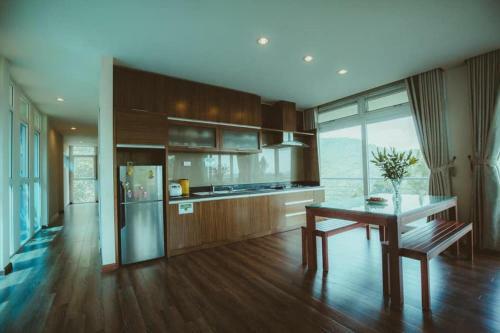 Hotel The Skyview H�a B�nh