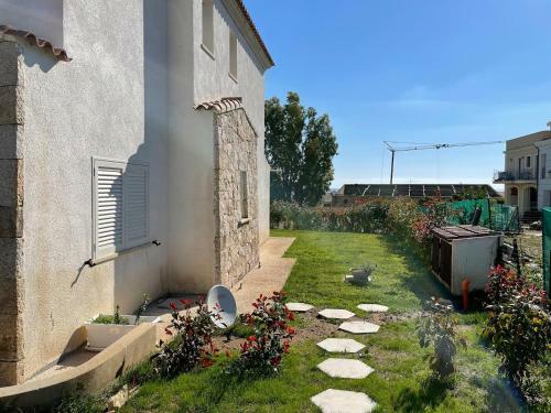 R House II