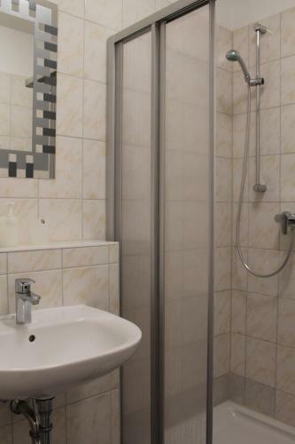 Hotel Pension Garni Schwerin-unterkunft