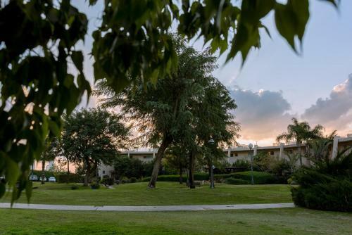 2 Bedroom Apartment In Neot Golf Compound