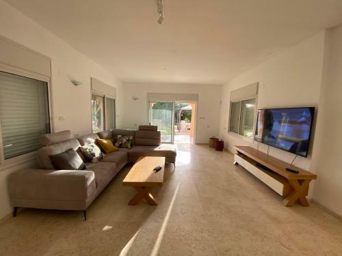 Kingfisher Villa, Caesarea