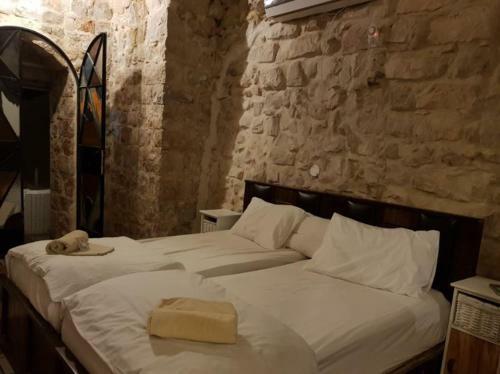 Bed & Breakfast ??????