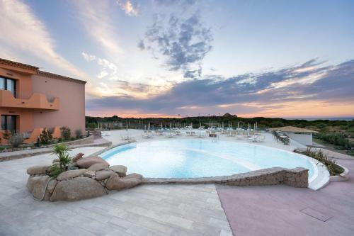 Hotel Red Sun Village