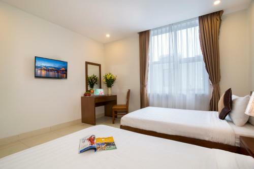 Golden Light Hotel