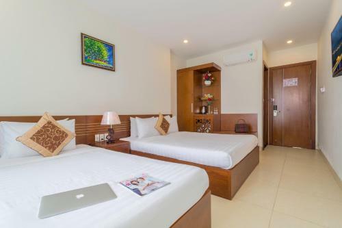 Golden Light Hotel