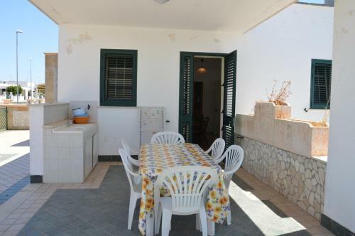 Villa Con Doppio Appartamento Piano Terra E Semi-interrato