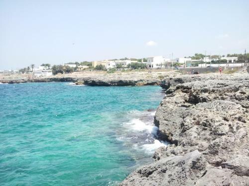 Casa Vicino Mare ( Sea Rocks Cottage)
