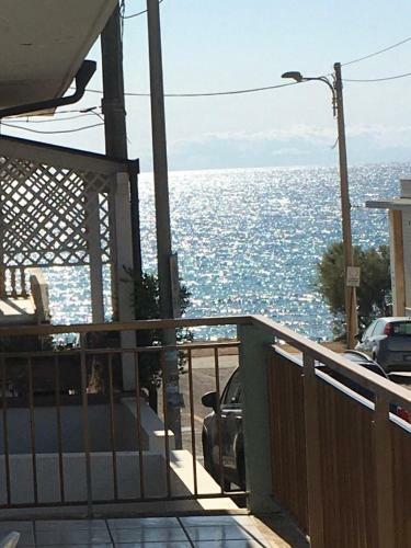 Casa Vicino Mare ( Sea Rocks Cottage)