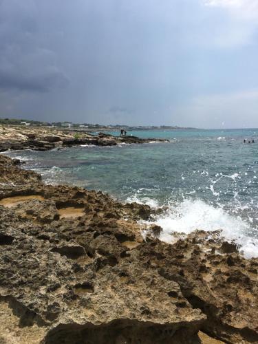 Casa Vicino Mare ( Sea Rocks Cottage)