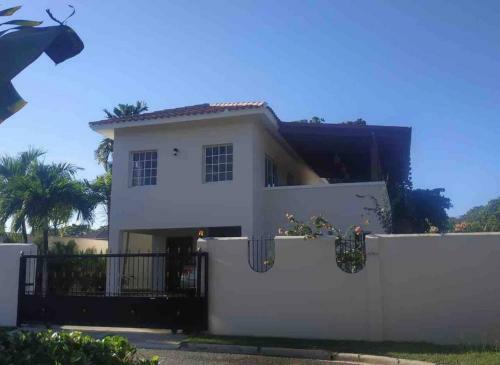 Hermosa Casa Frente Al Mar