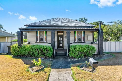 Holidays On Love Street / Hunter Valley