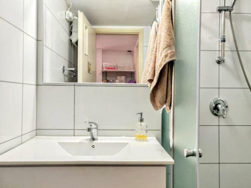 Apartamento Authentic Bright 1bd With Terrace - Nachlaot