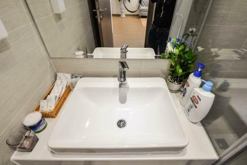 Homefromhome Skylake Serviced Apartment