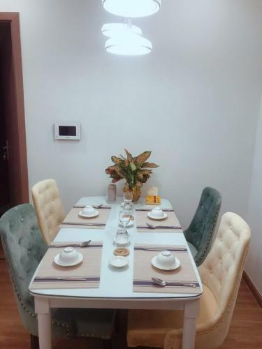 Homefromhome Skylake Serviced Apartment