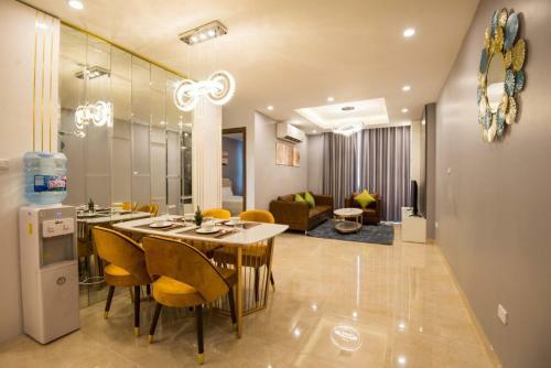 Homefromhome Metropolis Serviced Apartment