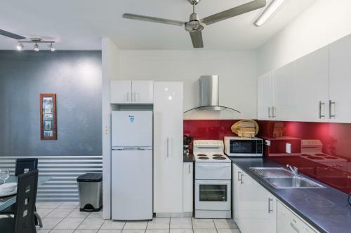 Cityside Apartment - 2 Bedroom With Private Courtyard
