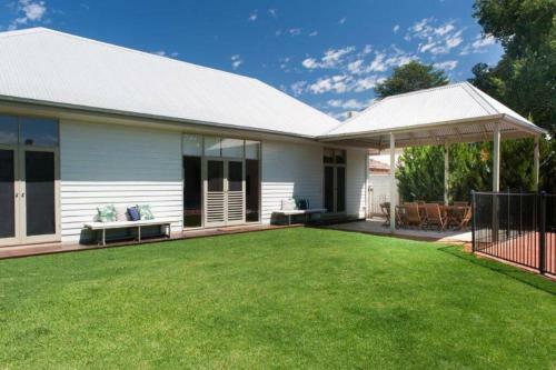 Francis Retreat- Echuca Holiday Homes