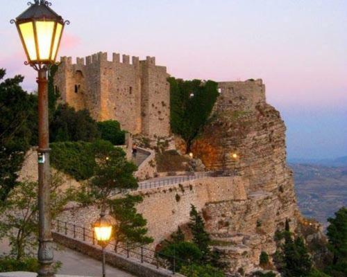 Villa 4 Camere 5 Bagni 2 Passi Dal Mare