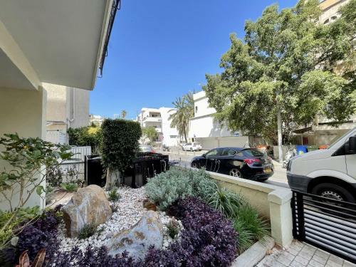 Gordon/lala Land Beach Balcony Apartment