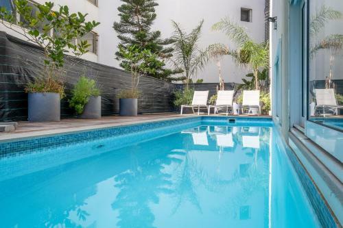 Amazing Apartment With Private Pool And Parking