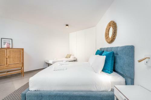 Amazing Apartment With Private Pool And Parking