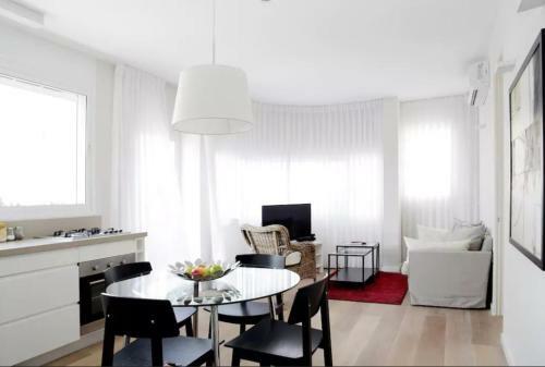 Luxury 2bedroom Apartment By The Sea