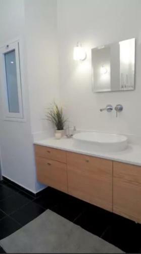 Luxury 2bedroom Apartment By The Sea