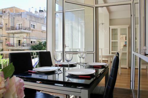Apartamento Spinoza/ben Gurion Blv/2bdms/2bath/balcony/great