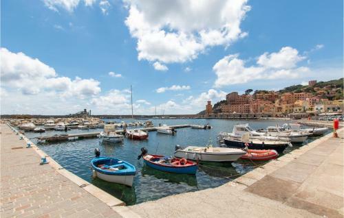 Stunning Apartment In Lacona - Capoliveri With 2 Bedrooms