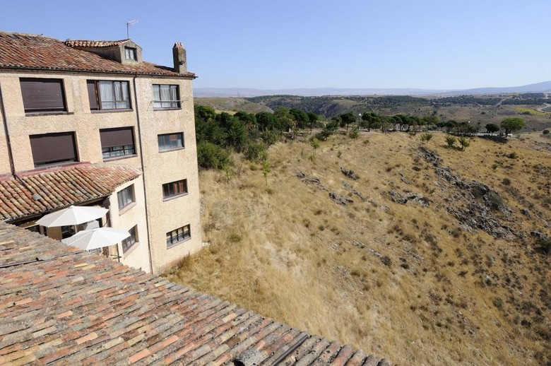 Hotel Leonor Mir�n