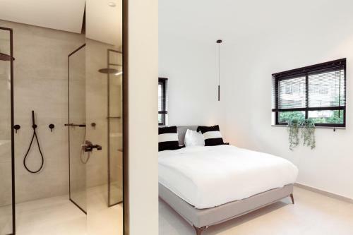 Luxury & Quiet Apartment Near Gordon Beach