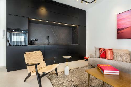 Luxury & Quiet Apartment Near Gordon Beach