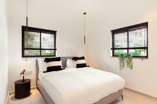 Luxury & Quiet Apartment Near Gordon Beach