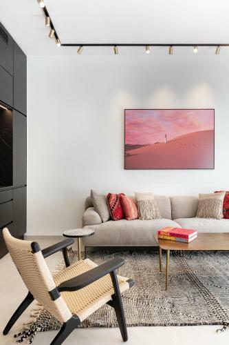 Luxury & Quiet Apartment Near Gordon Beach
