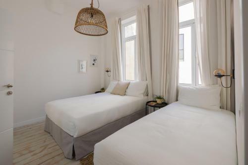 Carmel Market Designed Apartment With Balcony