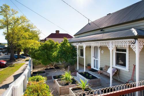 Albert Cottage