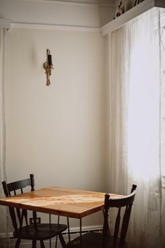 Hill Road Manor Bed & Breakfast