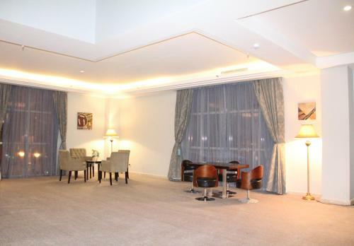 Business Inn Tahlia Hotel