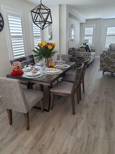 Apartamento Luxurious Home 2 Minutes Away From The 401!