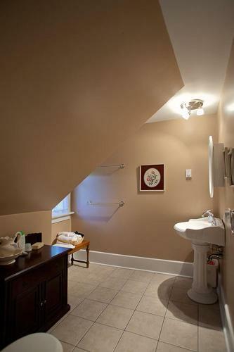 Hostal Lionheart Guest House By Elevate Rooms