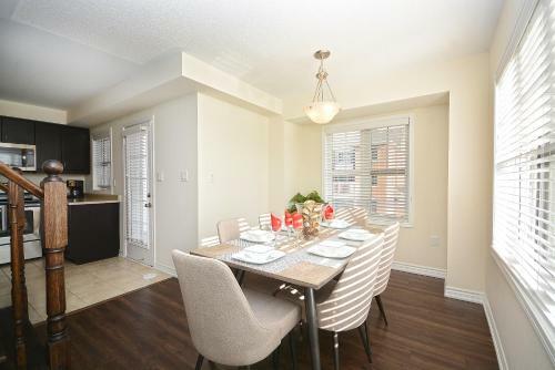 Townhome Collection By Royal Stays - Milton On
