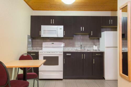 Hotel Econolodge Inn And Suites