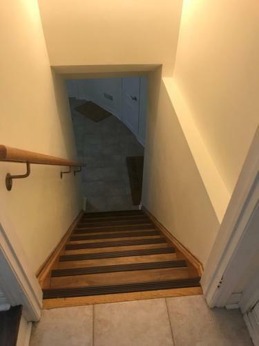 Beautiful 1 Bedroom Lower Level Apartment