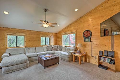 Overgaard Cabin With Hot Tub, Fire Pit And Deck!
