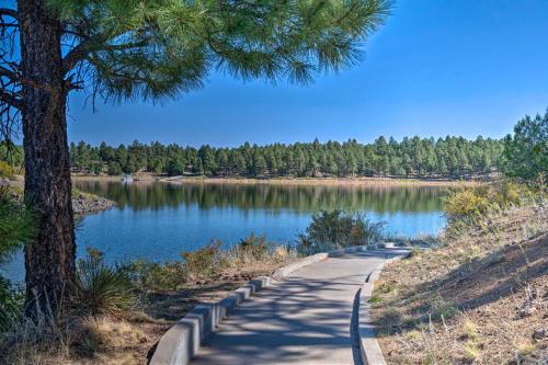 Cozy Escape With Yard Hike, Sightsee And Explore