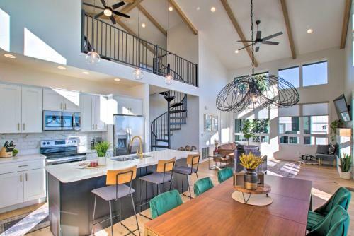 Small-town Luxury Pine Home With Panoramic Views!