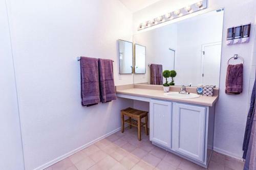 Mountain View 4b2b Ranch Home In Oro Valley