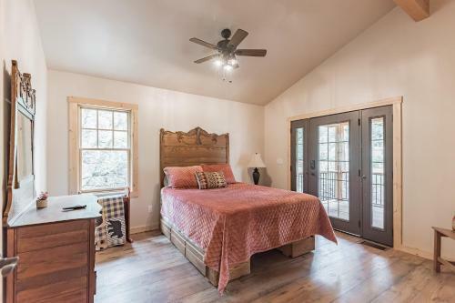 Lavender Cabin Cabin